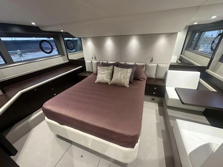 Sunseeker Manhattan 52 image