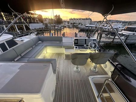 Sunseeker Manhattan 52 image