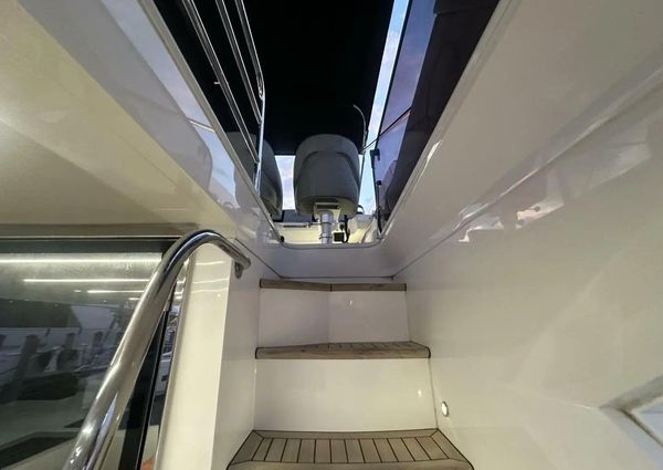 Sunseeker Manhattan 52 image