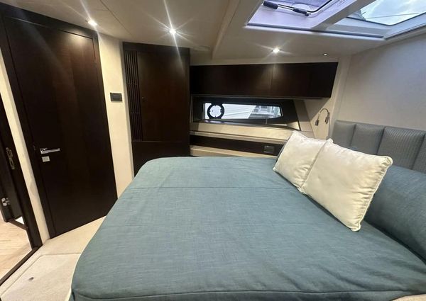 Sunseeker Manhattan 52 image