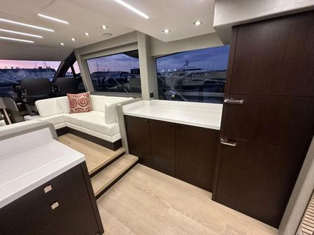 Sunseeker Manhattan 52 image