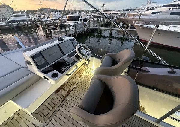 Sunseeker Manhattan 52 image