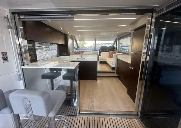 Sunseeker Manhattan 52 image