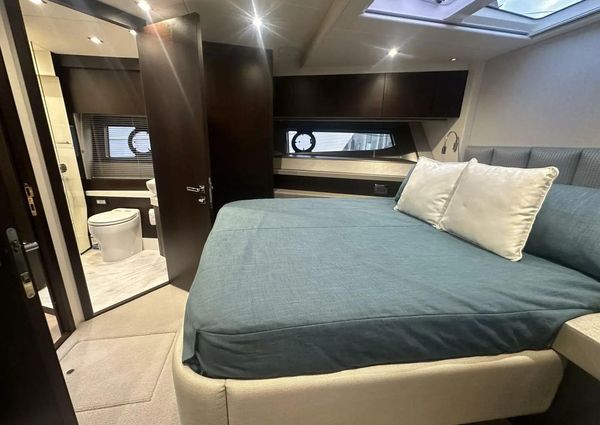 Sunseeker Manhattan 52 image