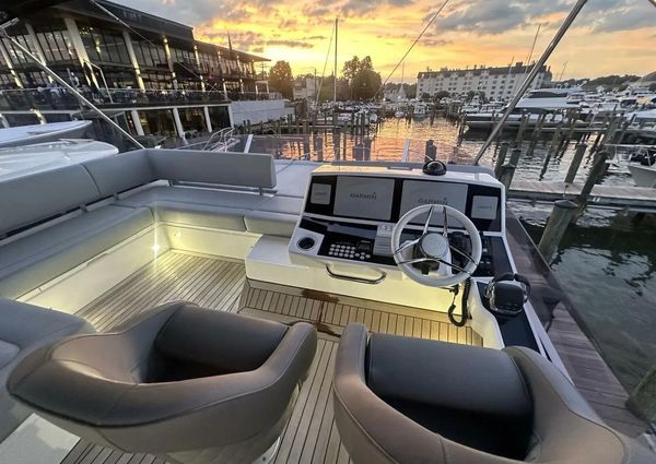 Sunseeker Manhattan 52 image