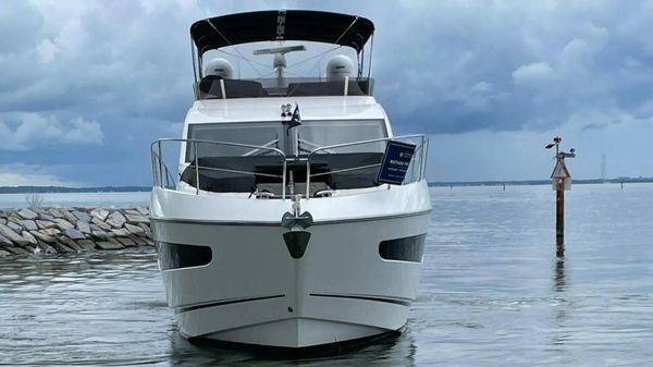 Sunseeker Manhattan 52 image