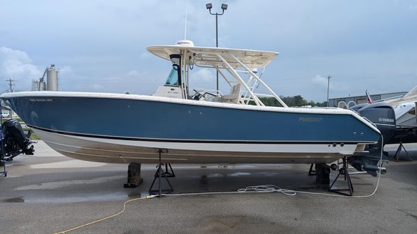 Pursuit ST 310 Sport