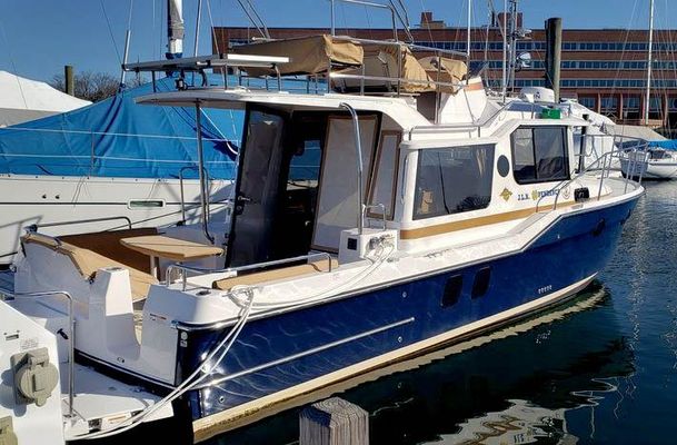 Ranger Tugs R-29 CB - main image