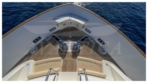 Ferretti Yachts Customline Navetta 26 image