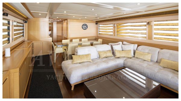 Ferretti Yachts Customline Navetta 26 image