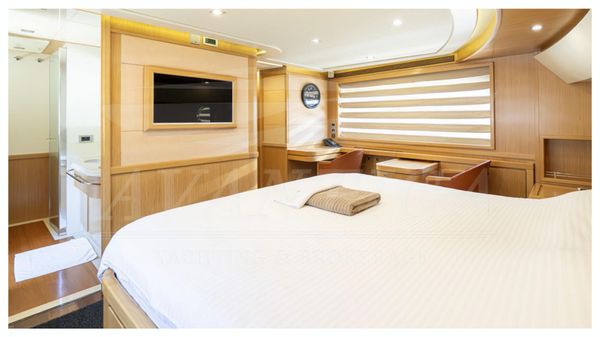 Ferretti Yachts Customline Navetta 26 image