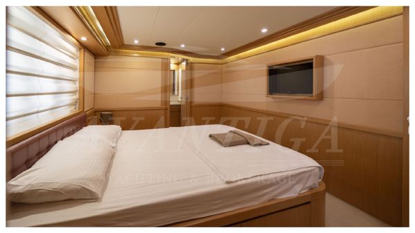 Ferretti Yachts Customline Navetta 26 image