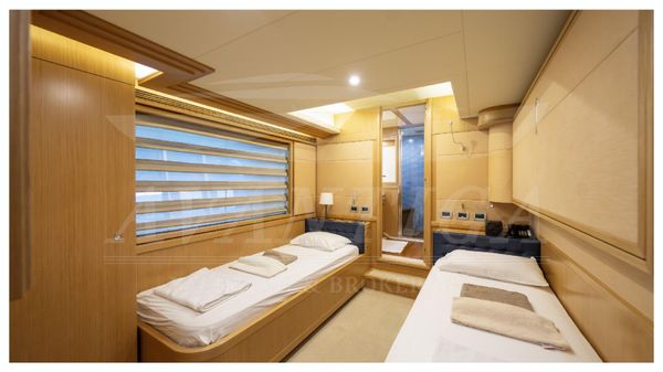 Ferretti Yachts Customline Navetta 26 image