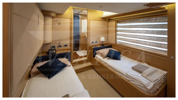 Ferretti Yachts Customline Navetta 26 image