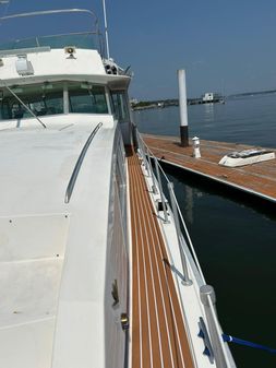 Bertram Flybridge image