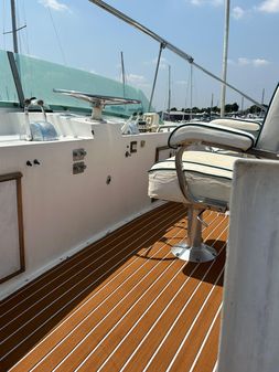 Bertram Flybridge image