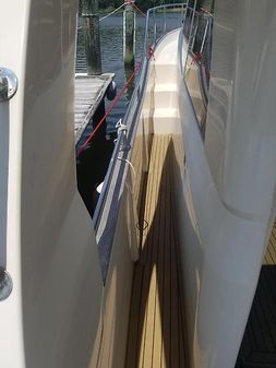 Greenline 33 image