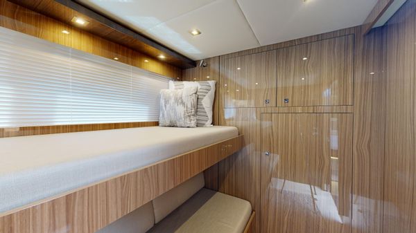 Cruisers Yachts 60 Cantius image