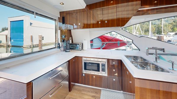 Cruisers Yachts 60 Cantius image