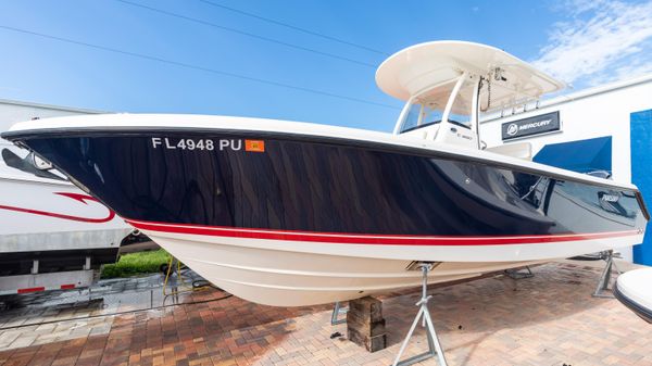 Pursuit 260 Center Console