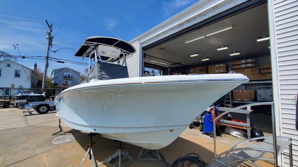 Sea Hunt Ultra 219 image