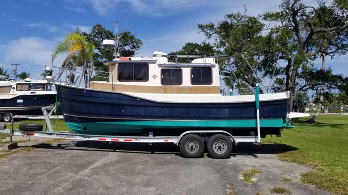 Ranger Tugs 27 - main image