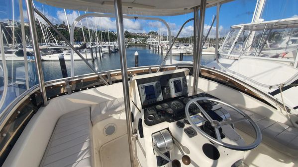 Luhrs 380-TOURNAMENT image