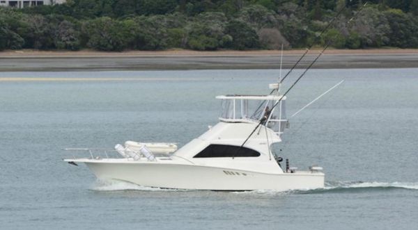 Luhrs 380-TOURNAMENT image