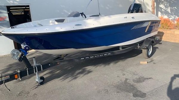 Bayliner Element E18