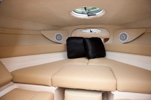 Regal 2250-CUDDY image