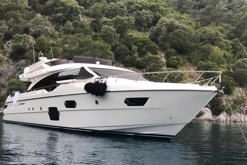 Ferretti Yachts 690 image