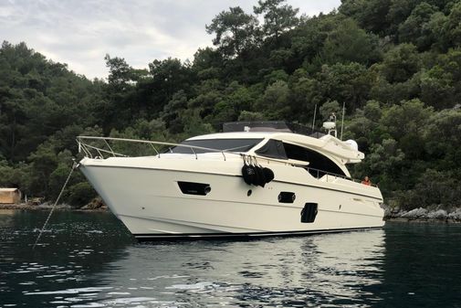 Ferretti Yachts 690 image