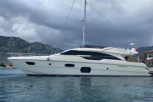 Ferretti Yachts 690 image