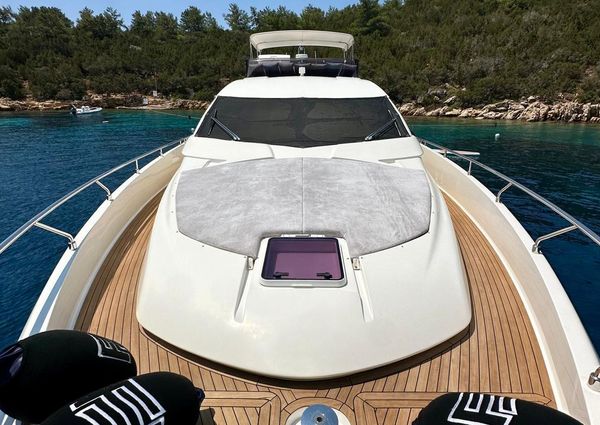 Ferretti Yachts 690 image