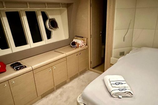 Ferretti Yachts 690 image