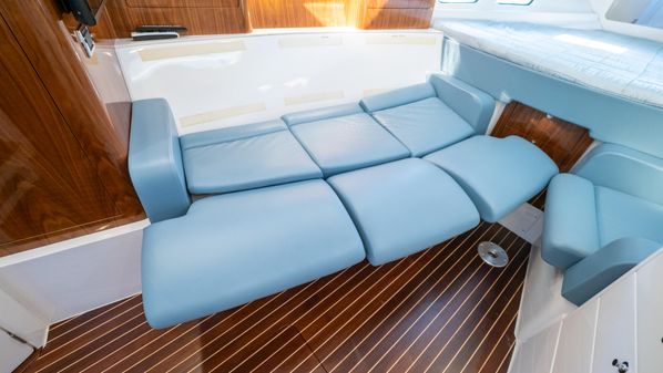 Intrepid 430 Sport Yacht image