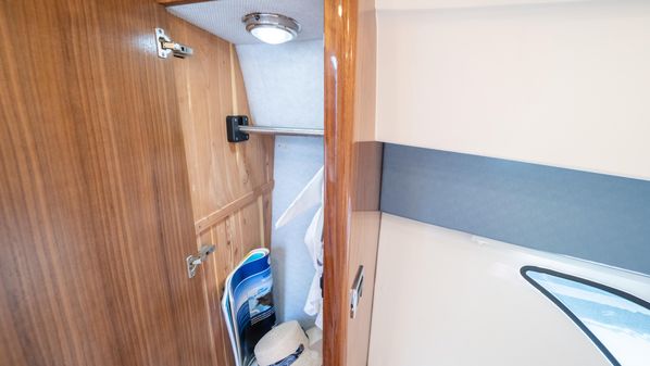 Intrepid 430 Sport Yacht image