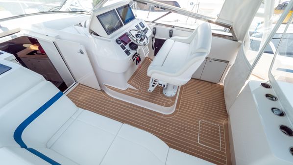 Intrepid 430 Sport Yacht image