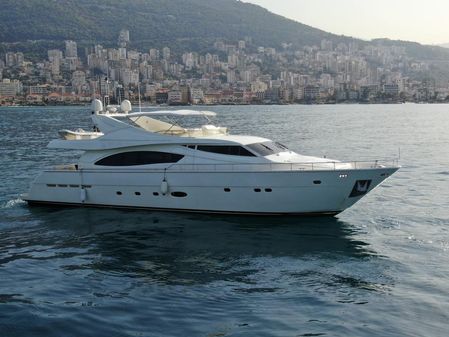 Ferretti Yachts 880 image