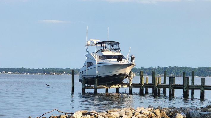Silverton 330-SPORT-BRIDGE - main image