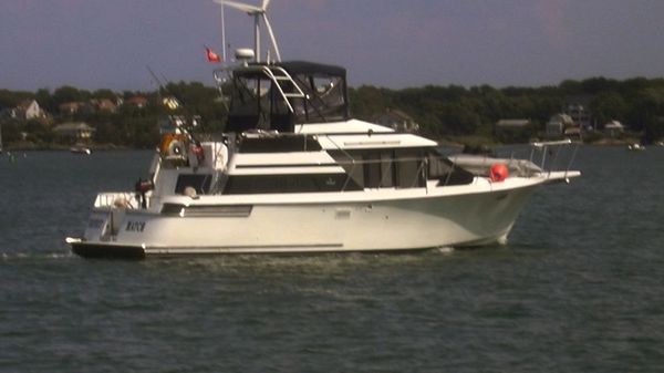 Tollycraft 3911 Cockpit Motor Yacht