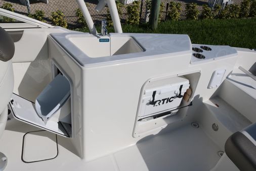 World Cat 230 SD image