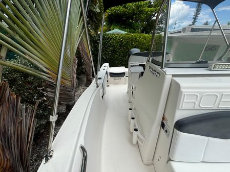 Robalo R180 Center Console image