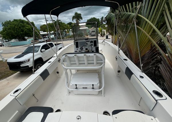 Robalo R180 Center Console image