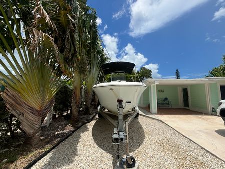 Robalo R180 Center Console image