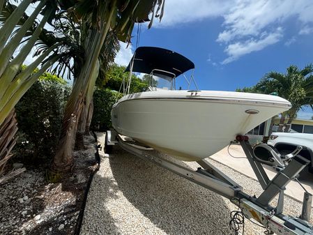 Robalo R180 Center Console image