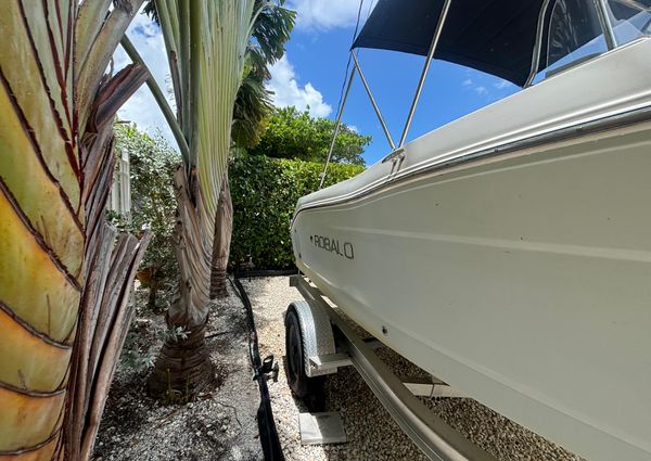 Robalo R180 Center Console image