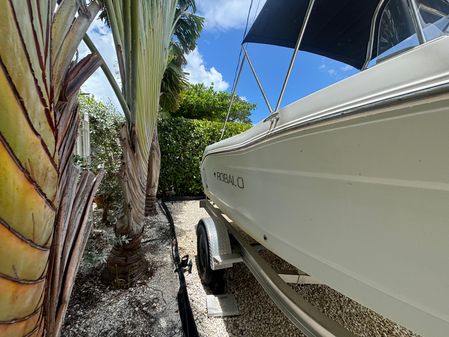 Robalo R180 Center Console image