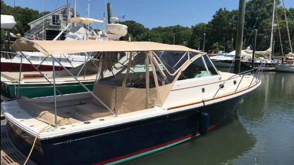 Hunt Yachts Surfhunter
