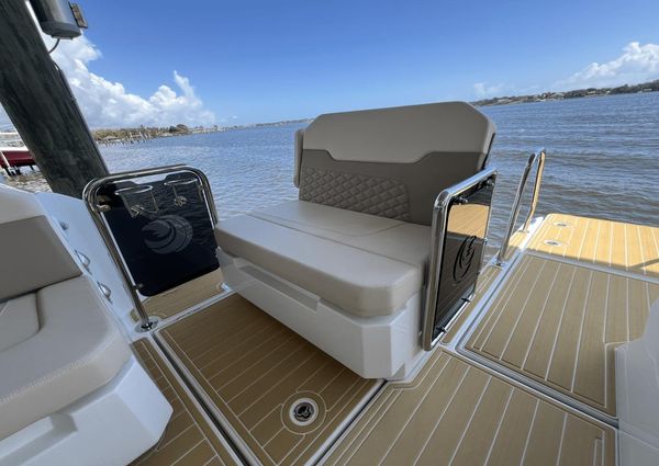 Aquila 32 Sport image